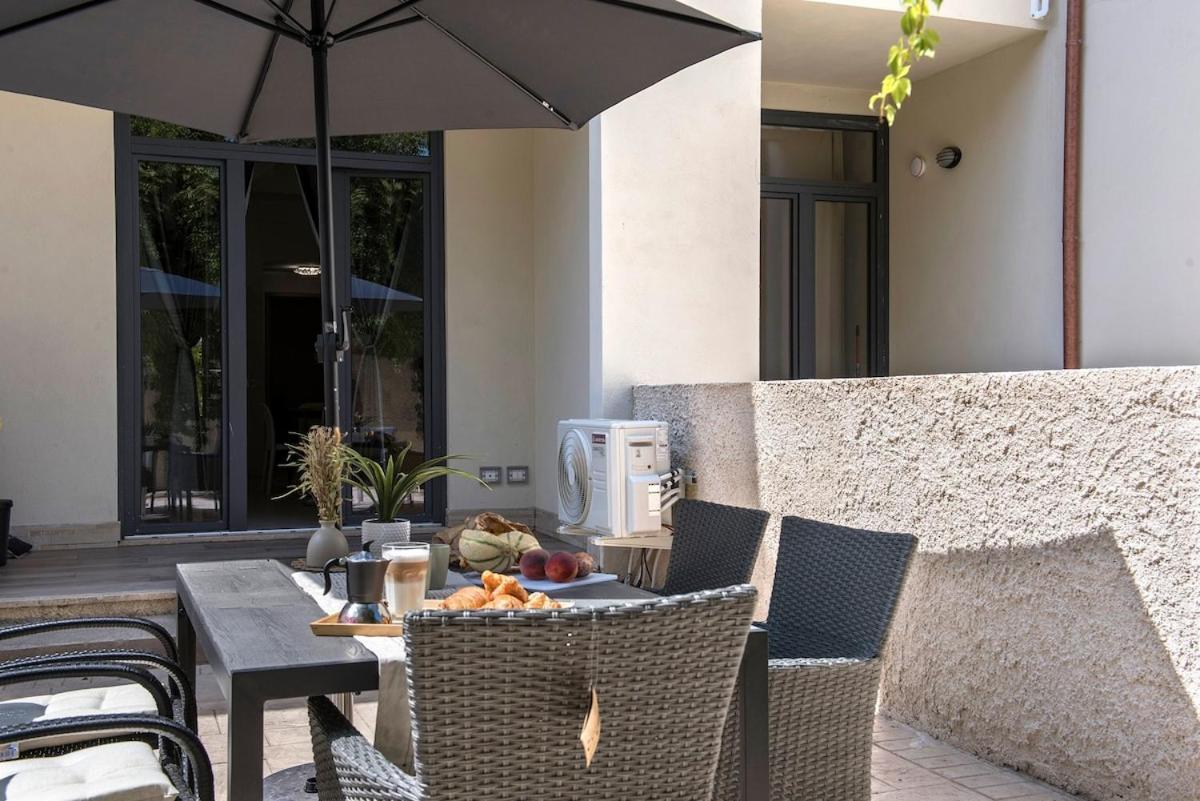 Apartment Urban Oasis With Patio For 5 Guests - Reserved Parking - Termini *