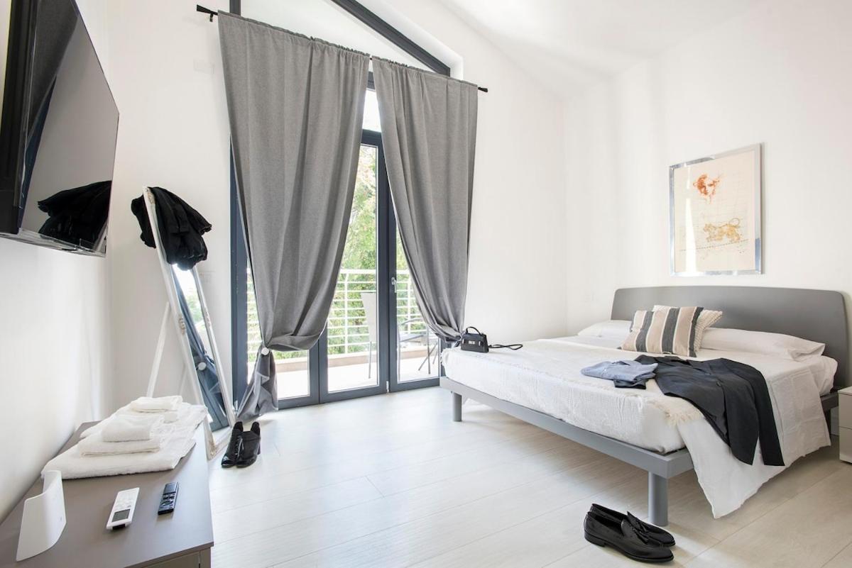 Urban Oasis With Patio For 5 Guests - Reserved Parking - Termini * Rom