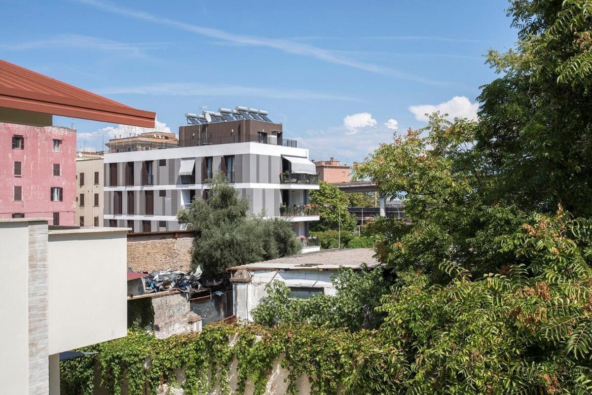 Apartment Urban Oasis With Patio For 5 Guests - Reserved Parking - Termini Rom