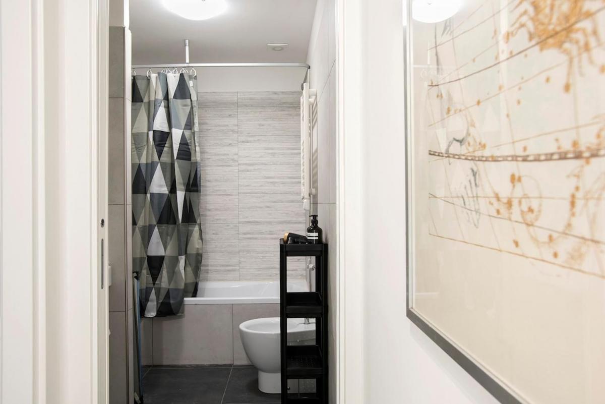 Apartment Urban Oasis With Patio For 5 Guests - Reserved Parking - Termini *